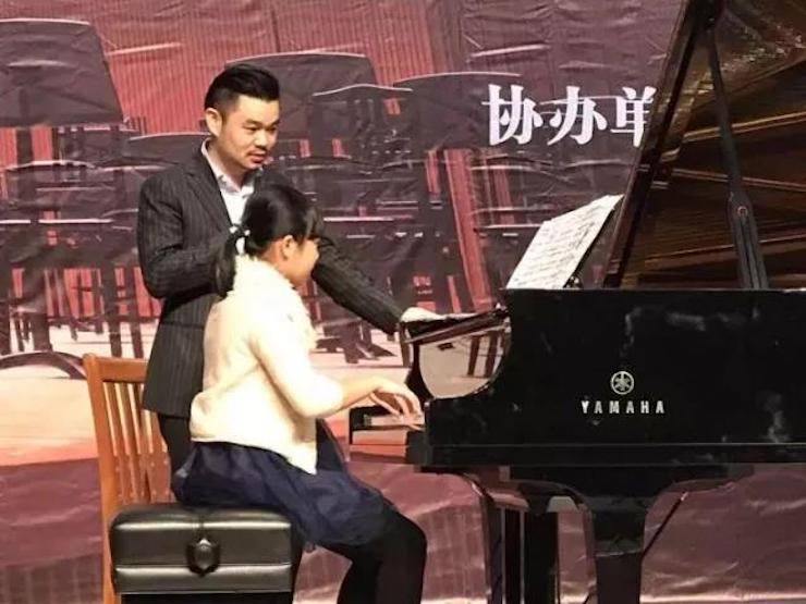 【回顾】2017八大胜亚洲音乐奖学金-岭南师范学院颁奖典礼暨八大胜艺术家孙鹏杰钢琴独奏音乐会及大师班活动成功举办