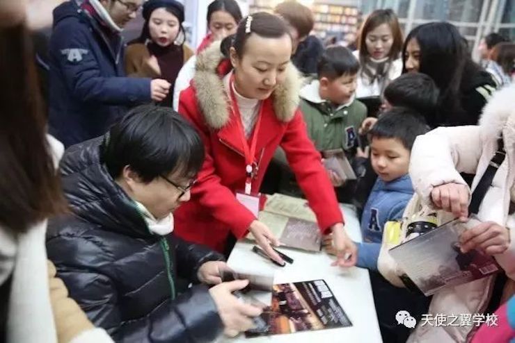 【报道】宿州市首届国际钢琴大师音乐会暨八大胜艺术家宋思衡多媒体音乐会圆满成功。诤悠担