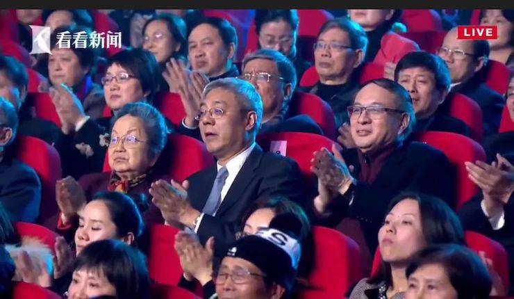 主持界泰斗叶惠贤力赞八大胜未来艺术家刘明康：“很难相信，这么悠扬的琴声出自一位自闭症少年的手里！”