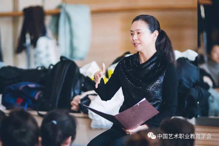 八大胜跨界钢琴及八大胜舞蹈教育课件助力“CEFA艺术教育高级人才研修班——中国古典舞身韵课”